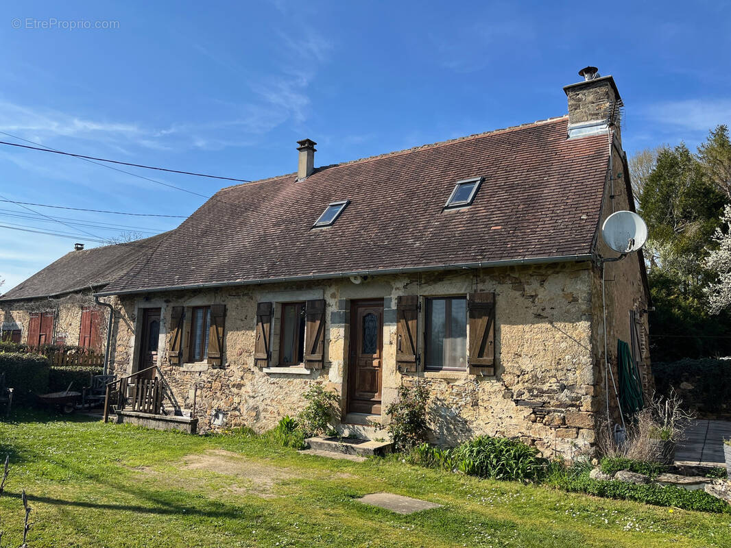 Maison à JUMILHAC-LE-GRAND