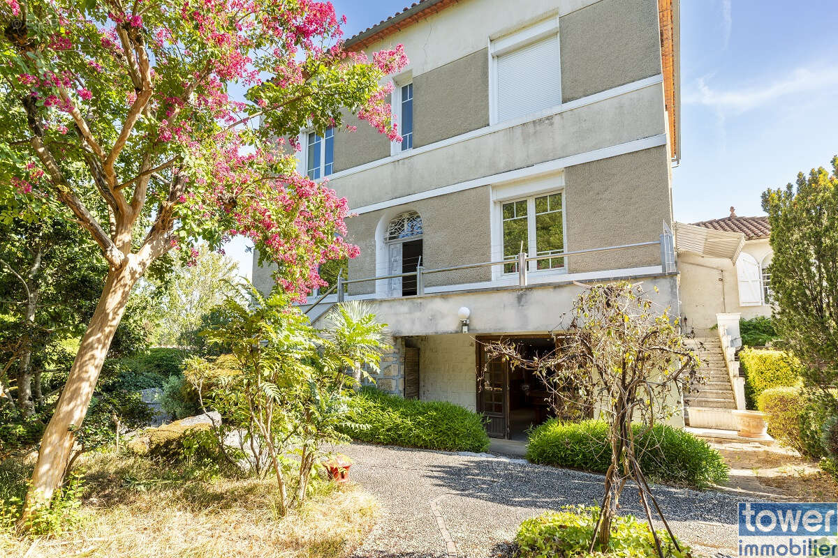 Ensemble immobilier avec maison de maître à Montbron - photo 20