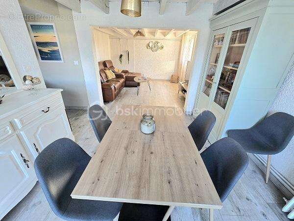 Maison de 120 m2 avec 4 chambres et piscine sur un terrain de 828 m2 !!! - photo 11