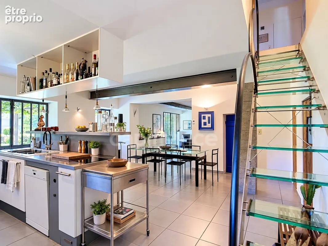 Drôme provençale, à suze-la-rousse – mas provençal rénové • 5 chambres, 4sdb/sde, 5 wc • piscine • 2 gîtes • verger - photo 2