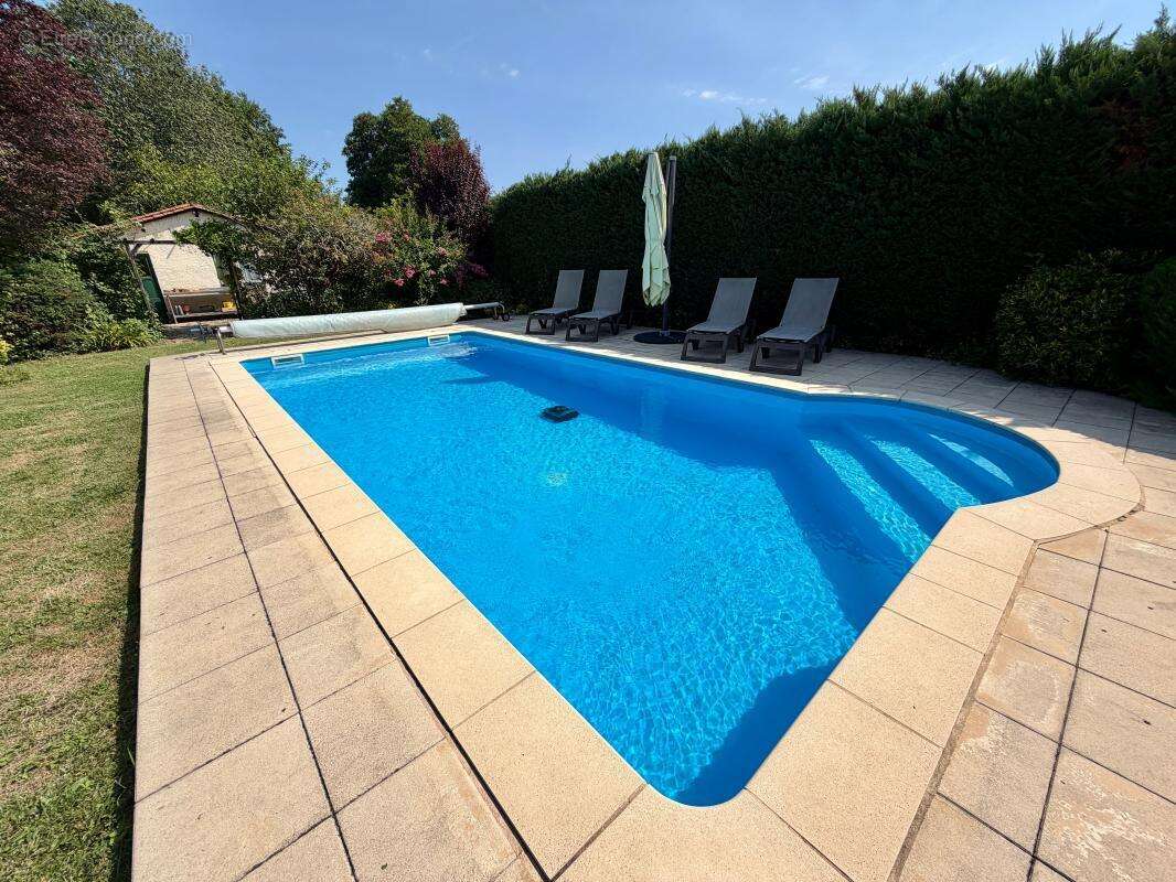 Au centre de Trémolat avec piscine - photo 3