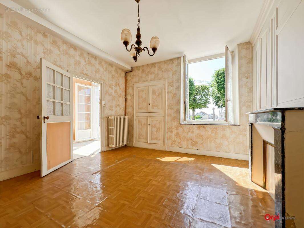Maison à BINAS