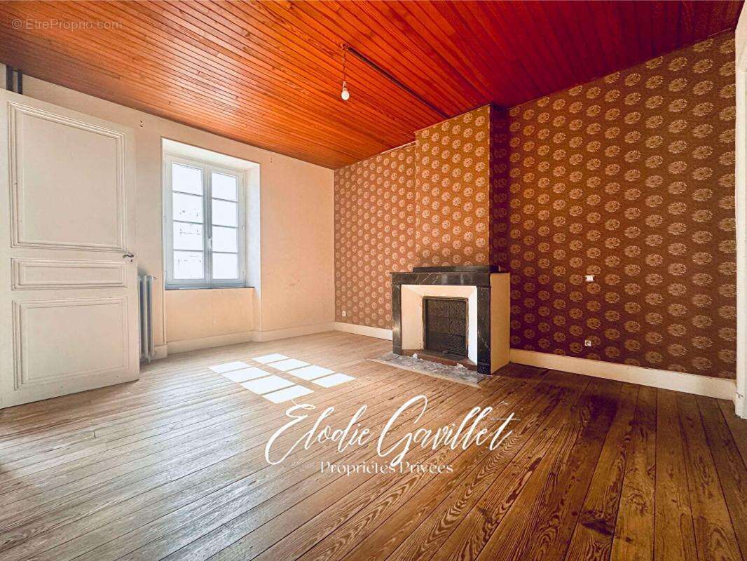 Maison à CUXAC-CABARDES