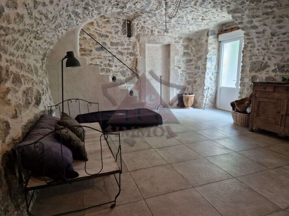 Maison à SAINT-PAUL-LE-JEUNE