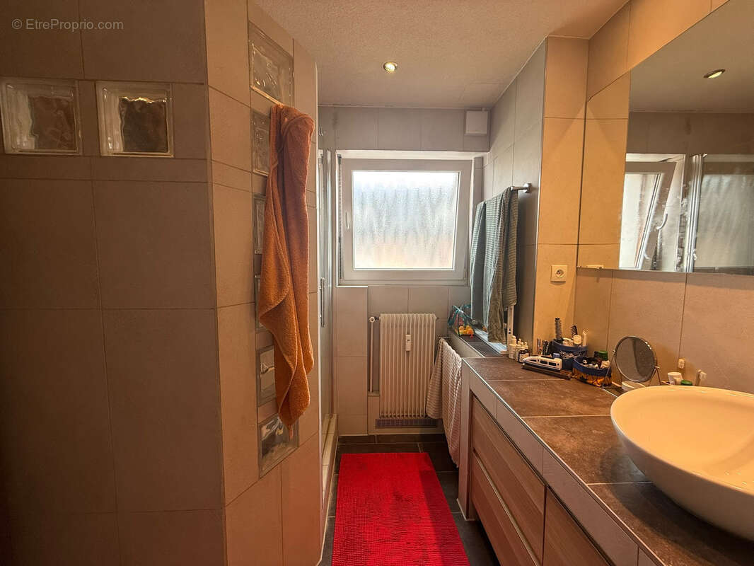 À vendre   Spacieux F4 de 102 m2 avec double salon, balcons, garage et cave   Saint-Louis - photo 14
