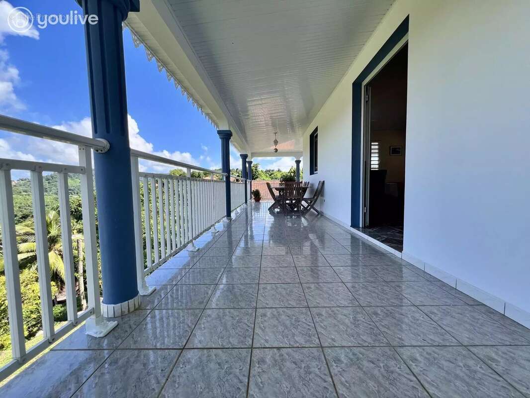 Maison à RIVIERE-SALEE