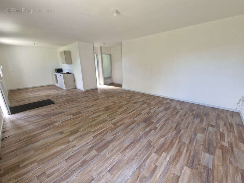 Maison à vendre 4 pièces MONTENDRE (17)- 77 m² habitables-Terrain 1 336 m² - photo 4