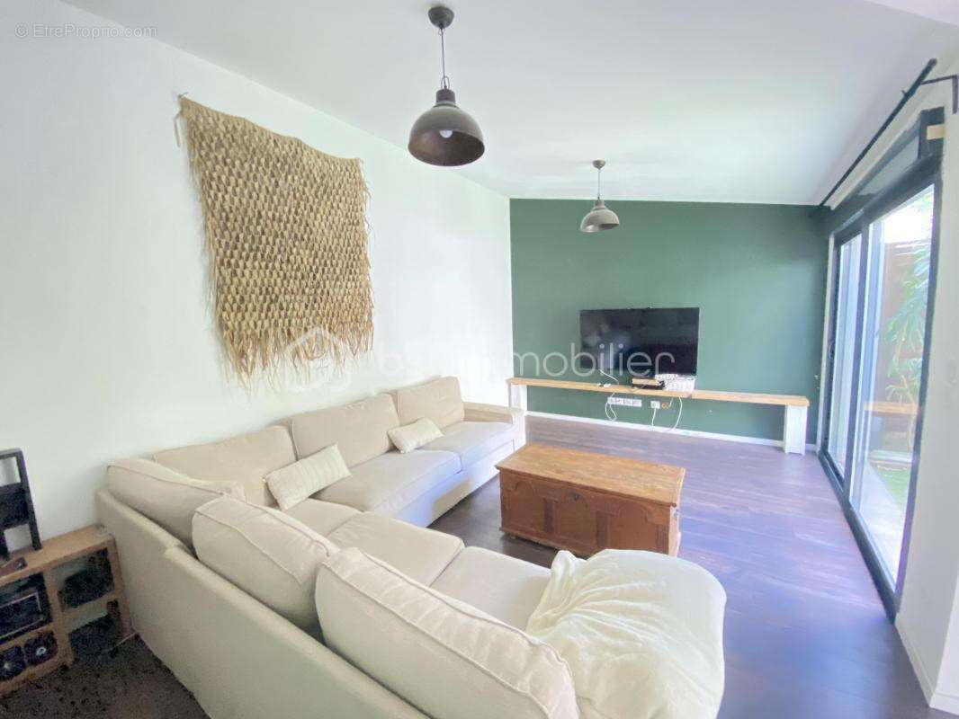 Maison à SAINT-CANNAT