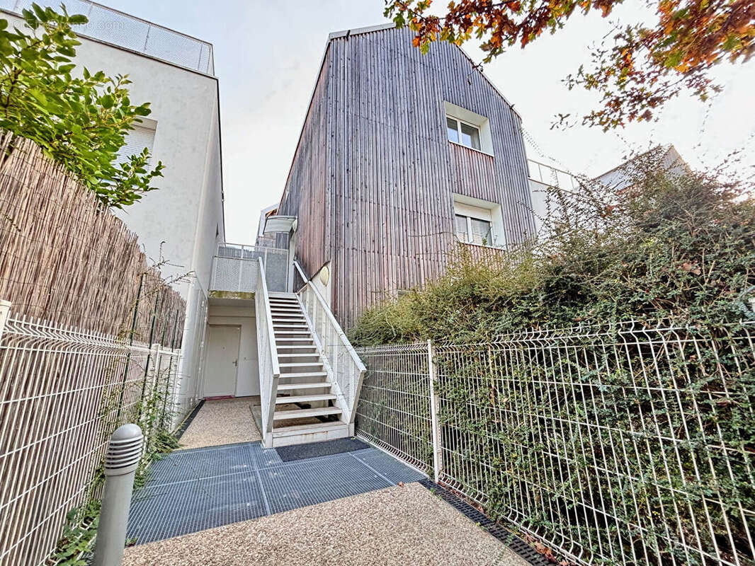 Appartement à NANTERRE