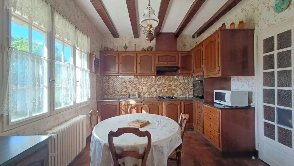 Maison ancienne 6 chambres neuville de poitou - photo 9