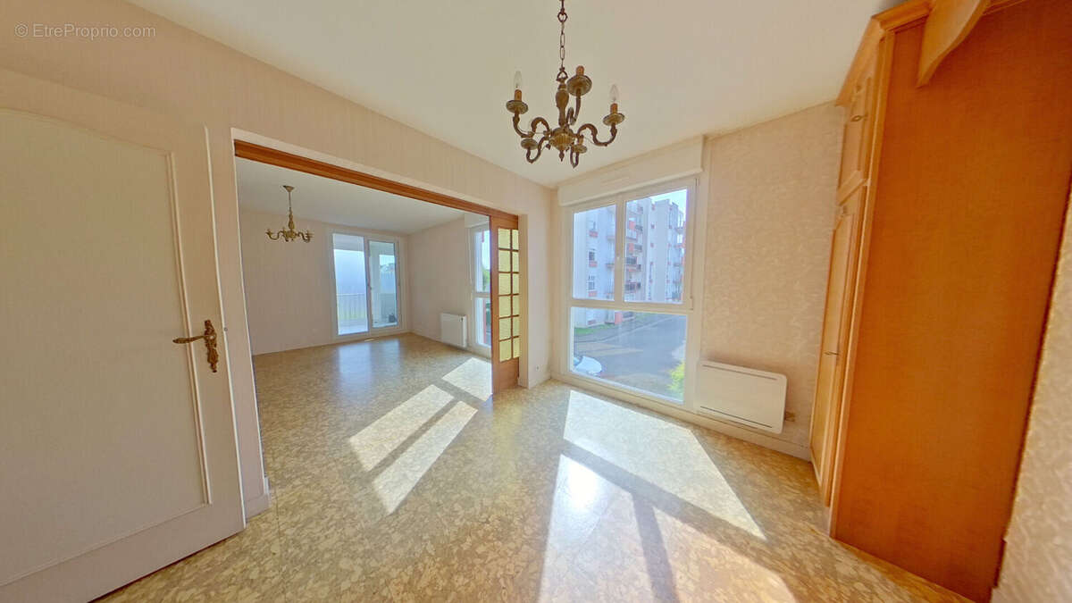 Appartement t5 a vendre brest saint-jacques-kerzu-géant- dalle béton - deux parkings - photo 8