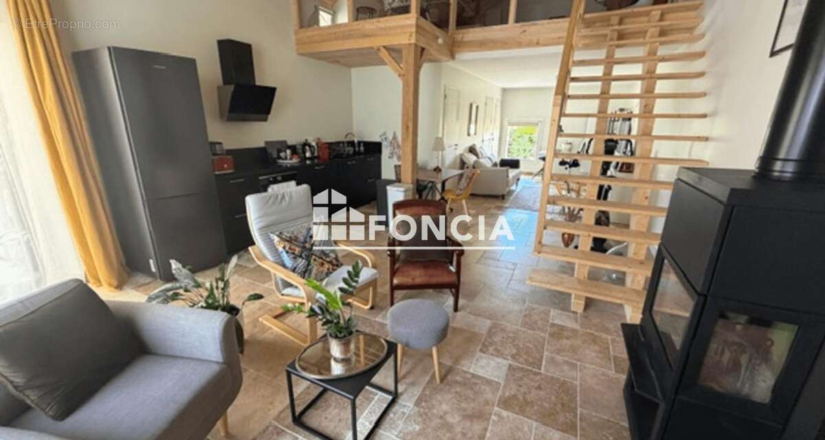 À vendre – Corps de ferme de caractère sur plus d’un hectare arboré - photo 3