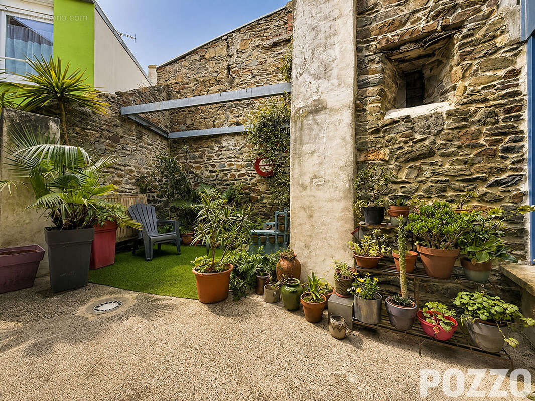 A VENDRE - Maison 182m² - Quartier SAINT-PAUL à GRANVILLE (50400) - photo 2
