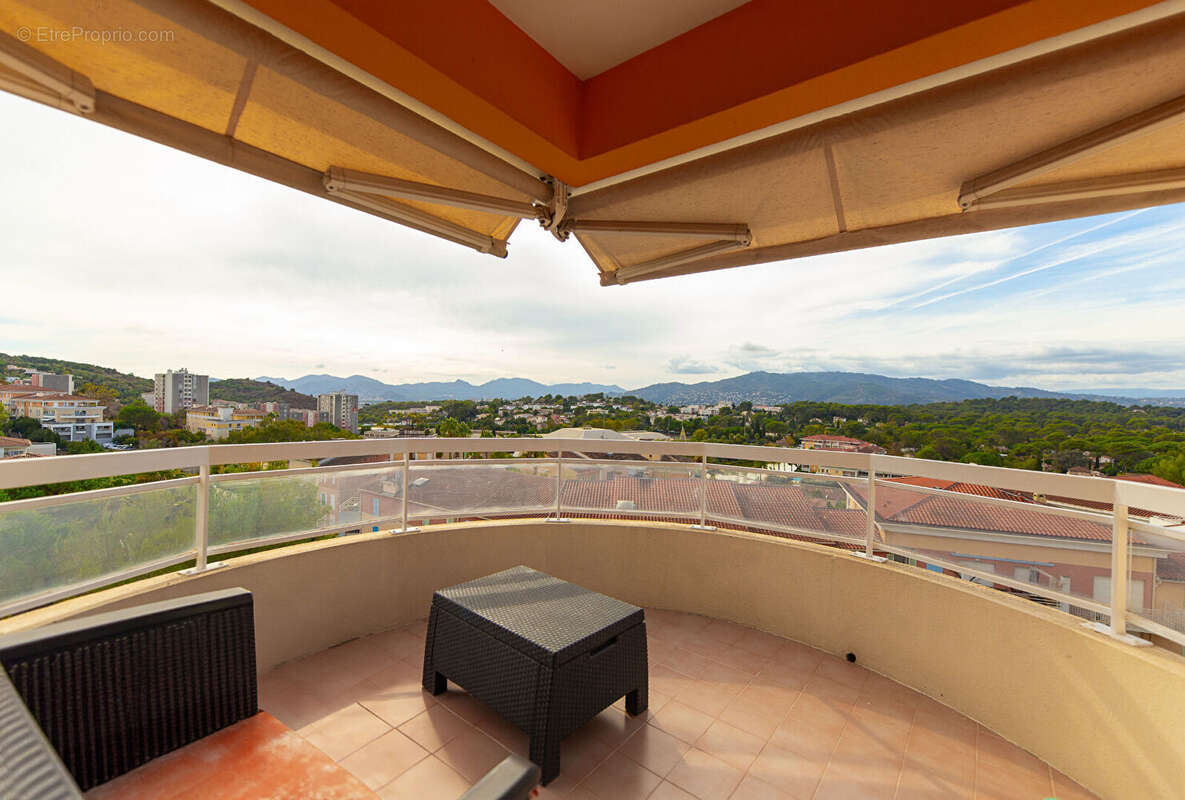 Appartement à LE CANNET