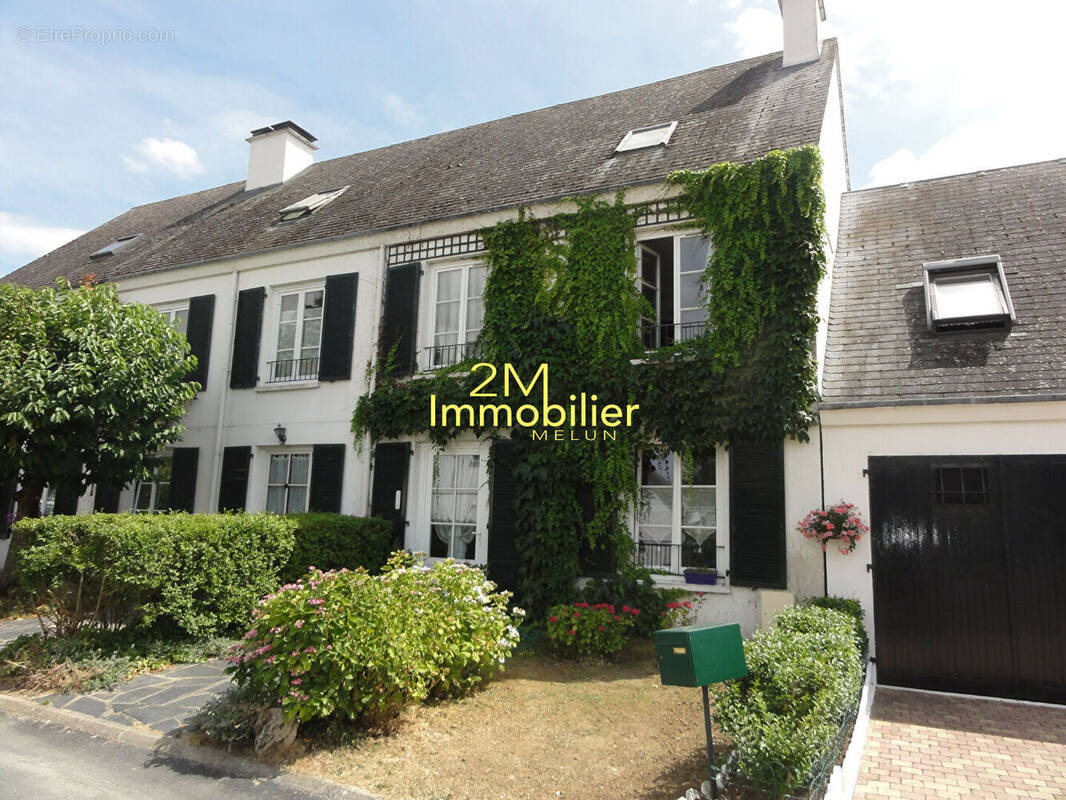 Maison à VERT-SAINT-DENIS