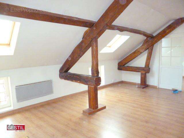 Appartement à NEUVILLE-SUR-OISE