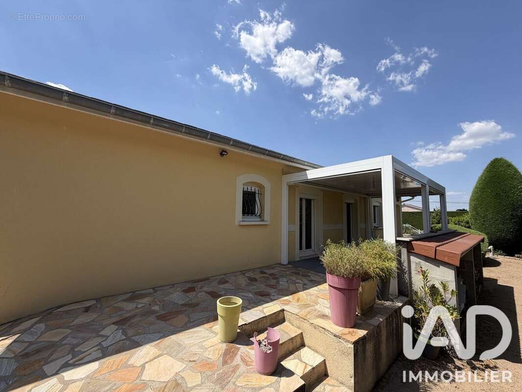 Maison 170 m² à Veauche  - photo 9