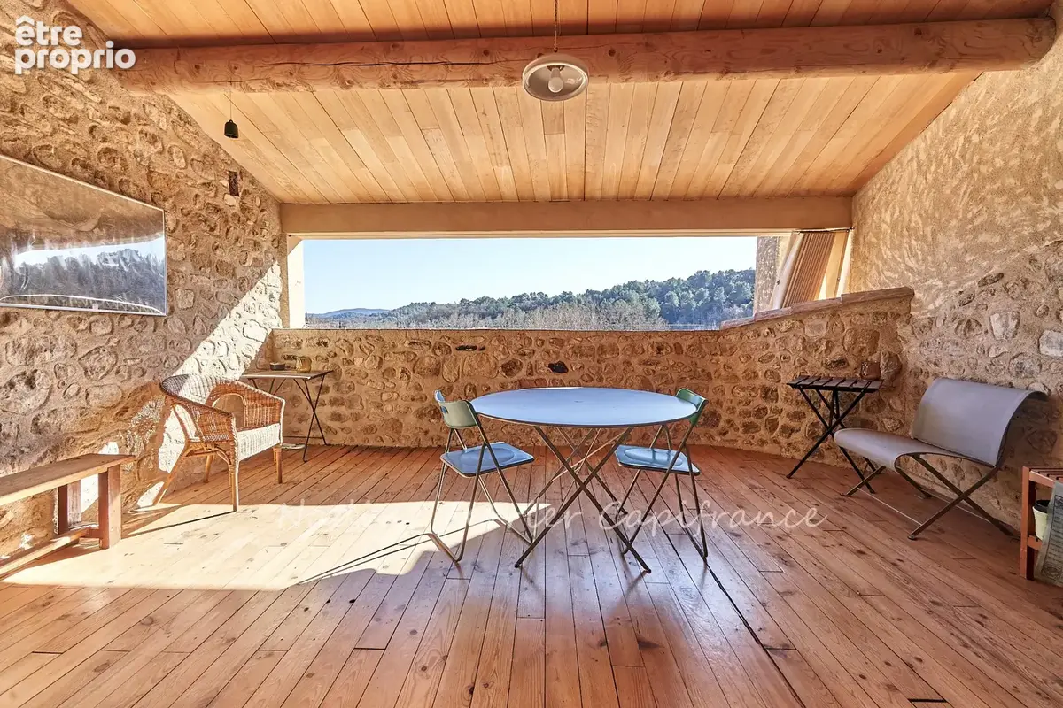 Jouques (13) – grande maison de village rénovée – 215 m² – 4 chambres – terrasse panoramique - photo 9