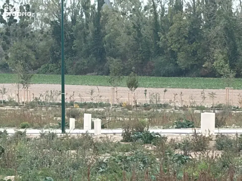 Terrain à GELANNES