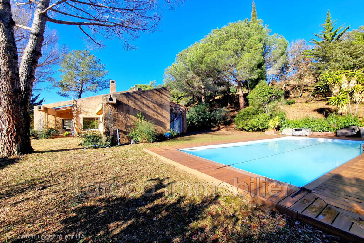 Maison à REYNES