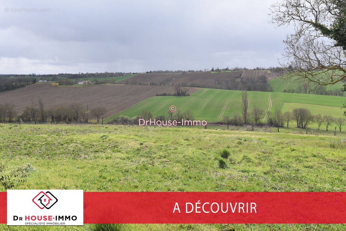 Terrain à SAINTE-FOY-DE-PEYROLIERES