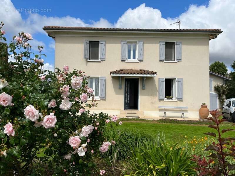 Maison à BERGOUEY