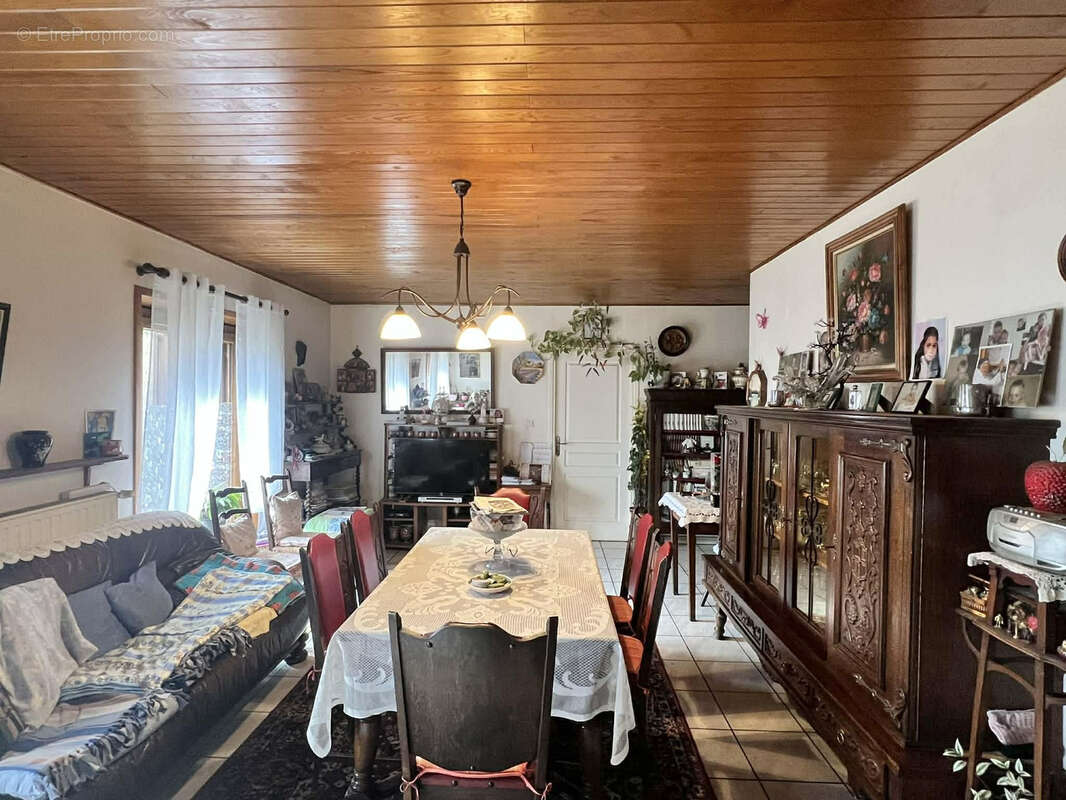 Maison à FELINES