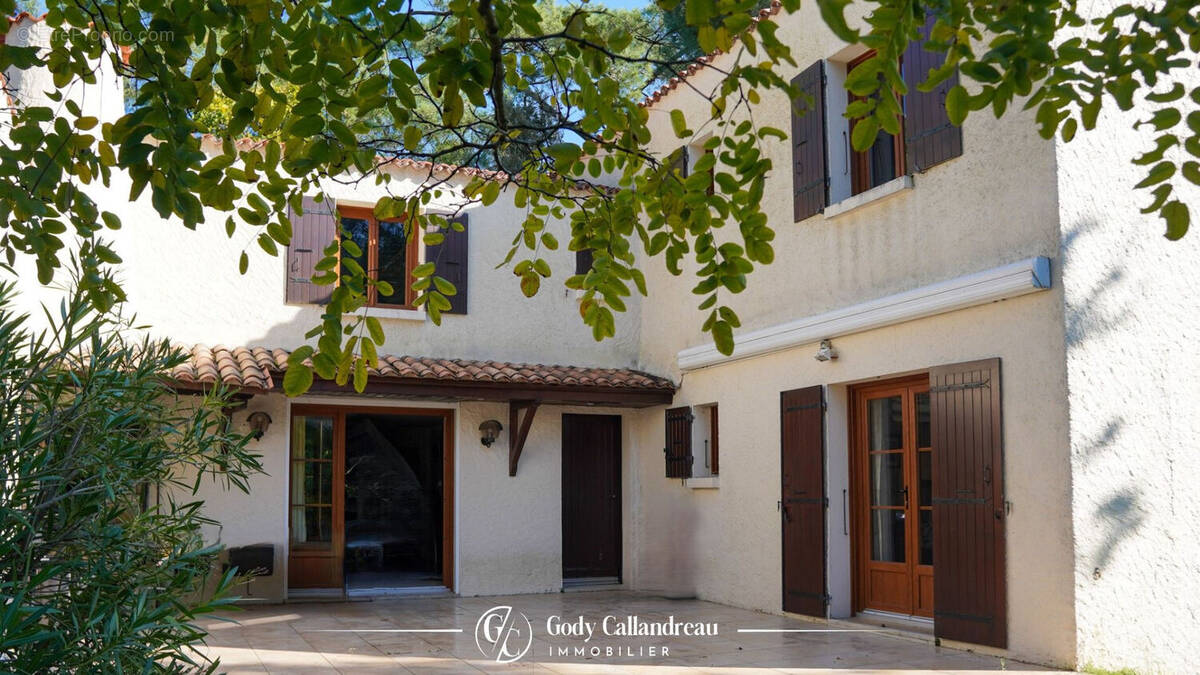 Maison à SAINT-GEORGES-DE-DIDONNE