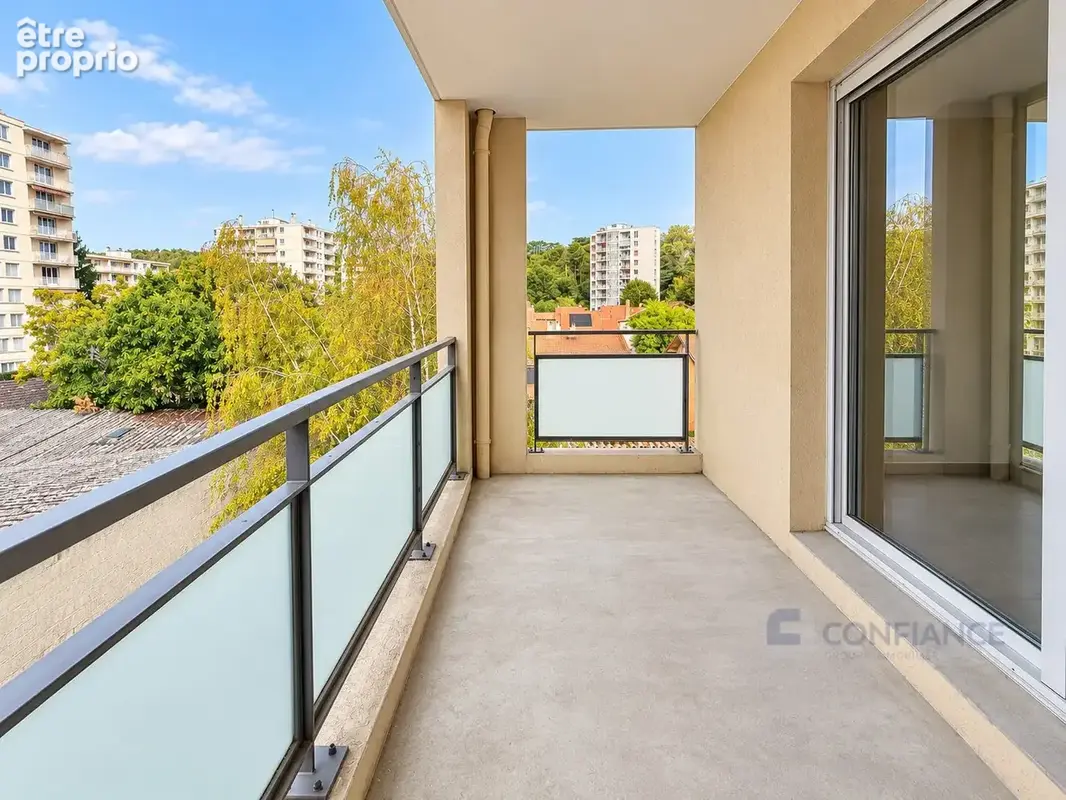 Appartement 3 pièces 67 m² · à Oullins-Pierre-Bénite · 67 m² · 250 000 €