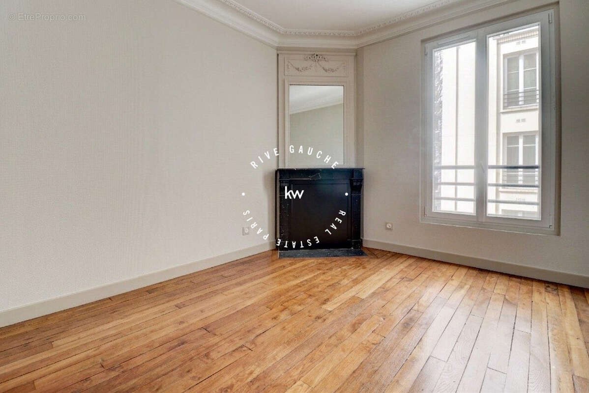 Appartement à PARIS-14E