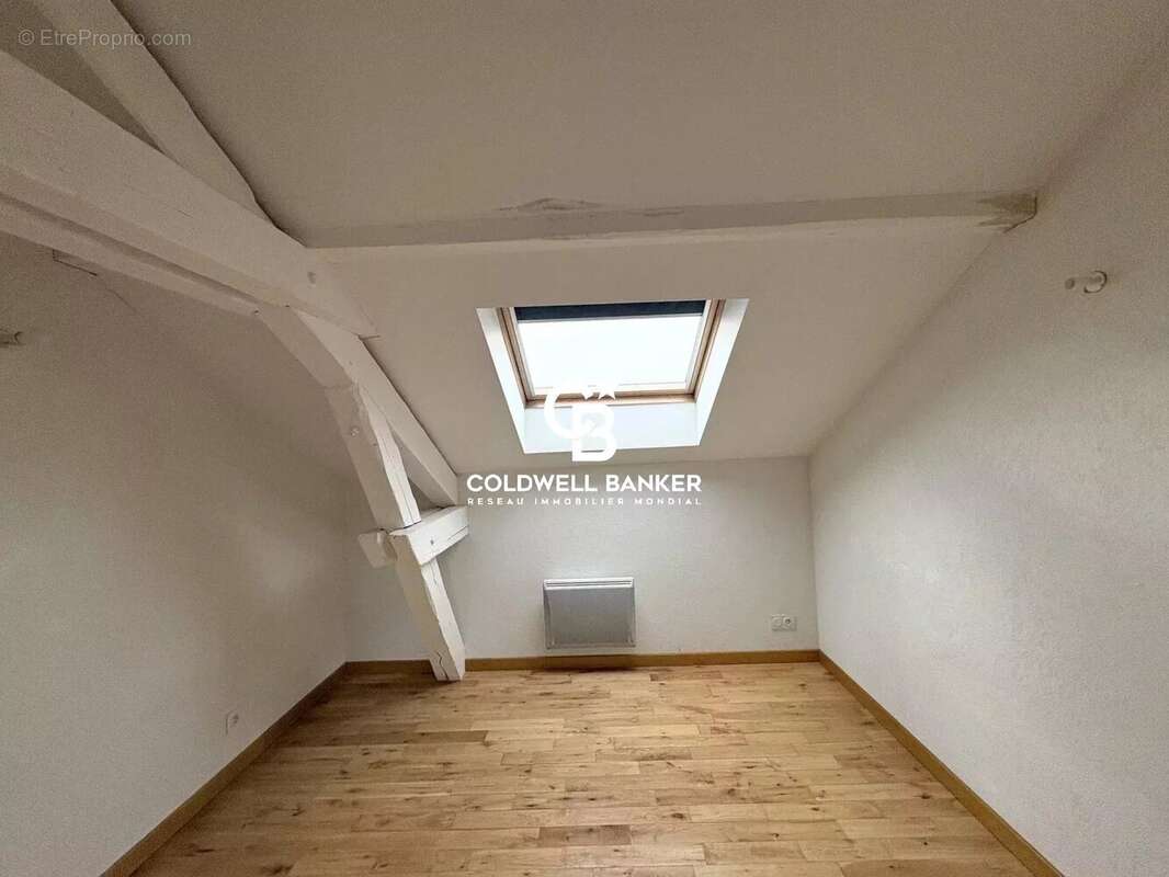 Appartement à CRANVES-SALES