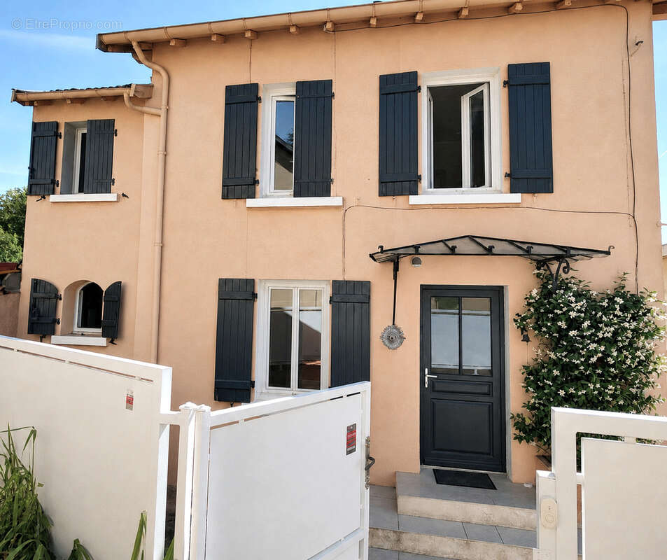 Maison à TASSIN-LA-DEMI-LUNE