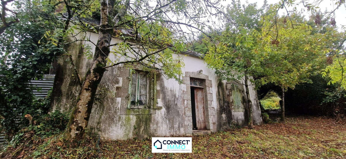 Maison à LE CLOITRE-SAINT-THEGONNEC