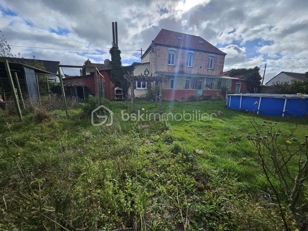 Maison à BEAURAINVILLE