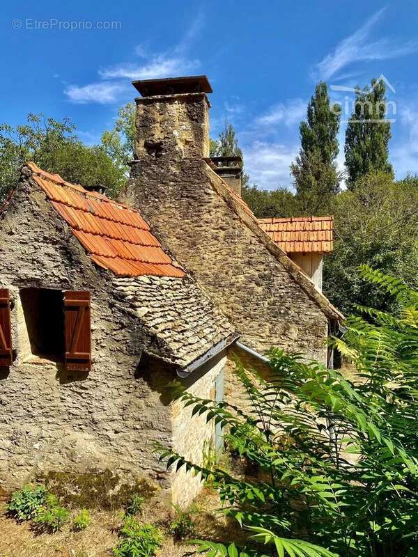 Maison à CARSAC-AILLAC