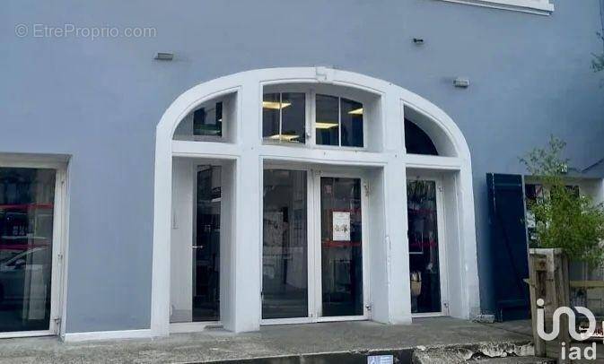 Photo 1 - Commerce à DAX