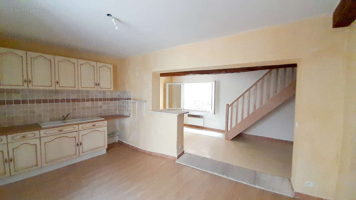 Maison 136 m² à Apt  - photo 2