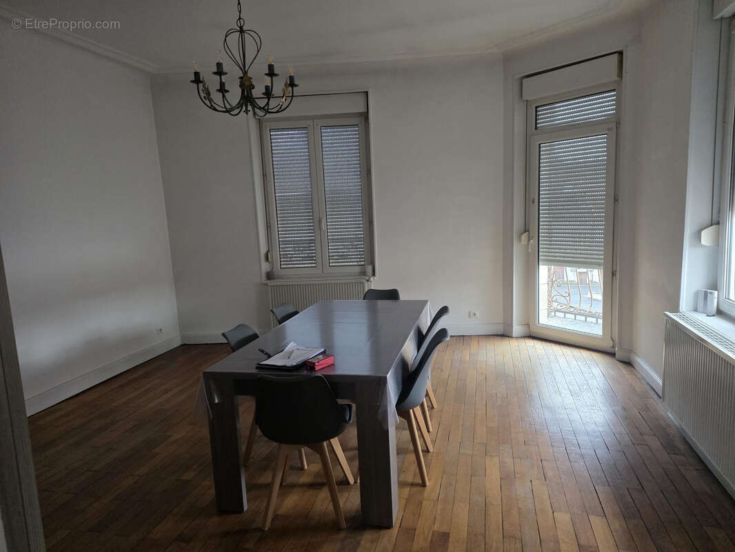 Appartement à THIAUCOURT-REGNIEVILLE