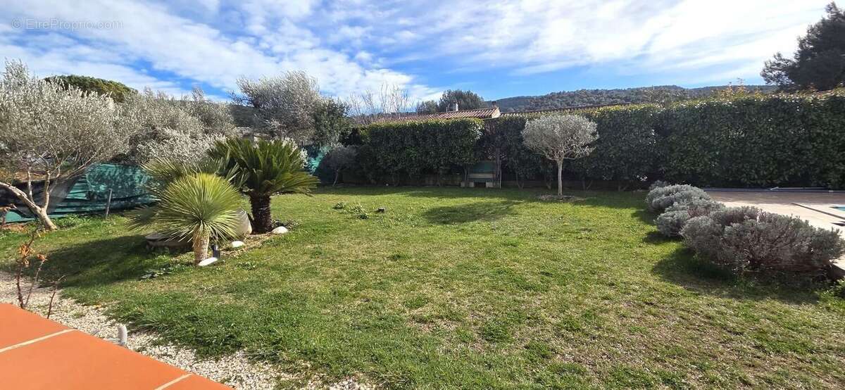 CUGES LES PINS-MAISON-A VENDRE-3 CHAMBRES-TERRAIN - Maison à CUGES-LES-PINS