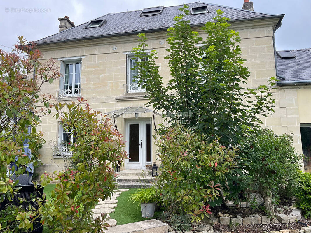 Maison à VIC-SUR-AISNE