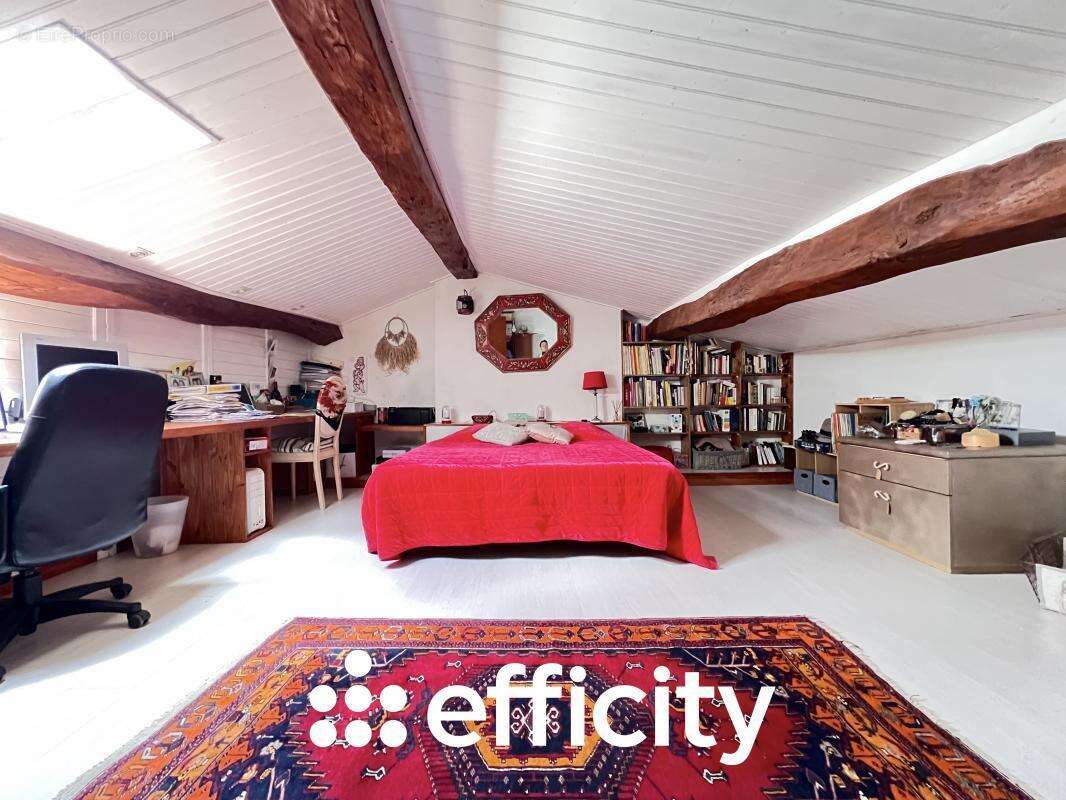 Maison à SAINT-GERMAIN-DE-MARENCENNES