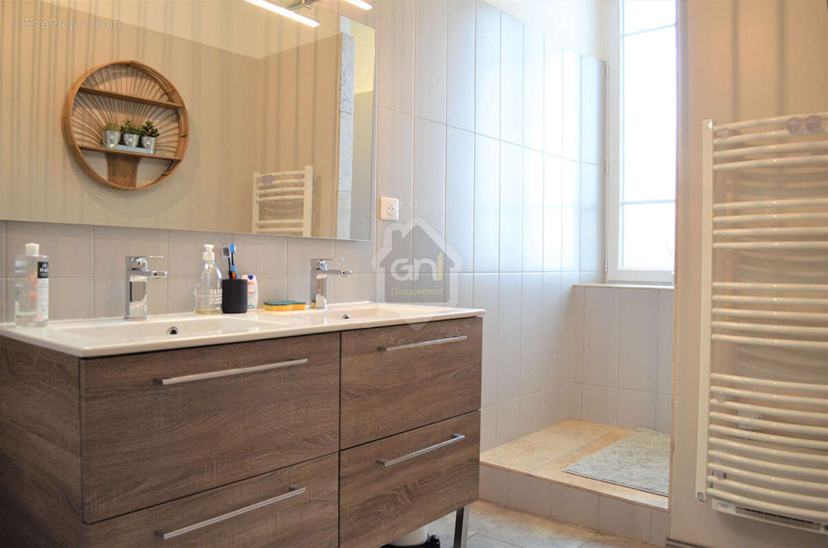 SARRIANS Villa avec piscine sur 1106 m² de terrain - photo 8