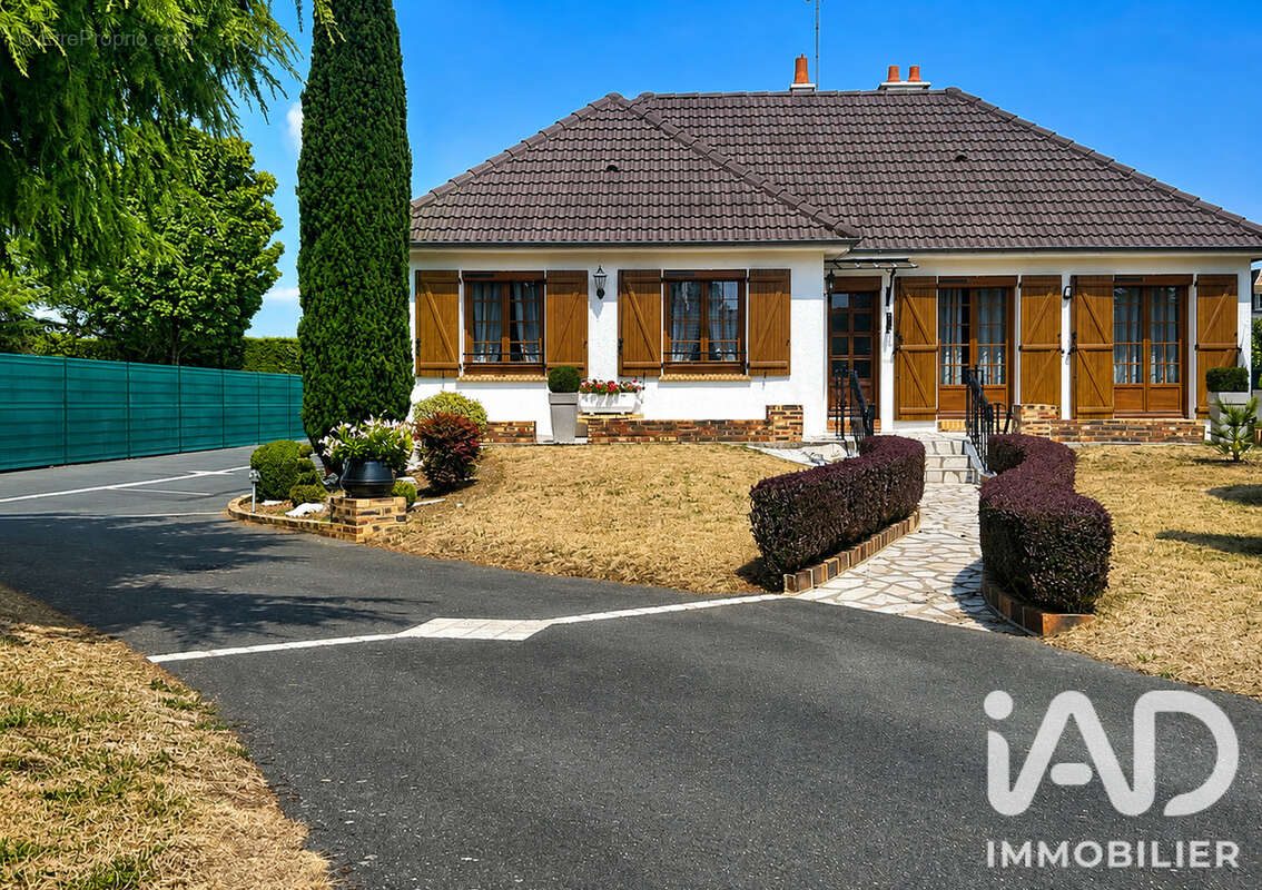 Maison 120 m² à Tavers  - photo 2