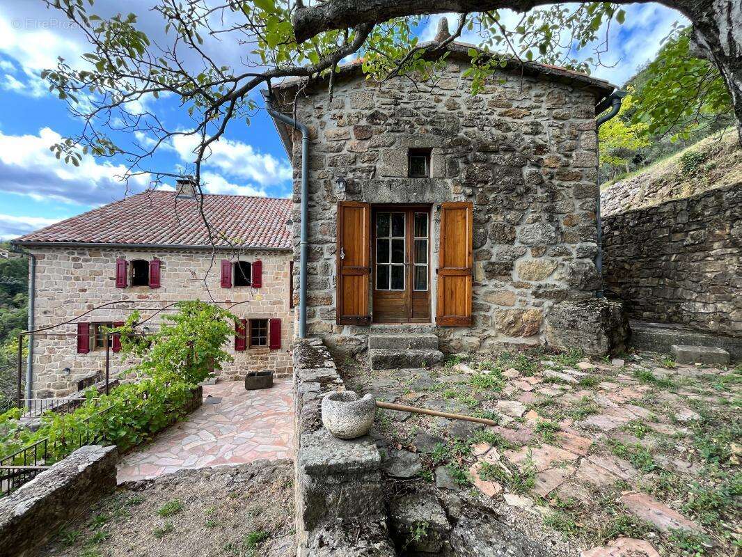 Maison à SAINT-PIERRE-SAINT-JEAN