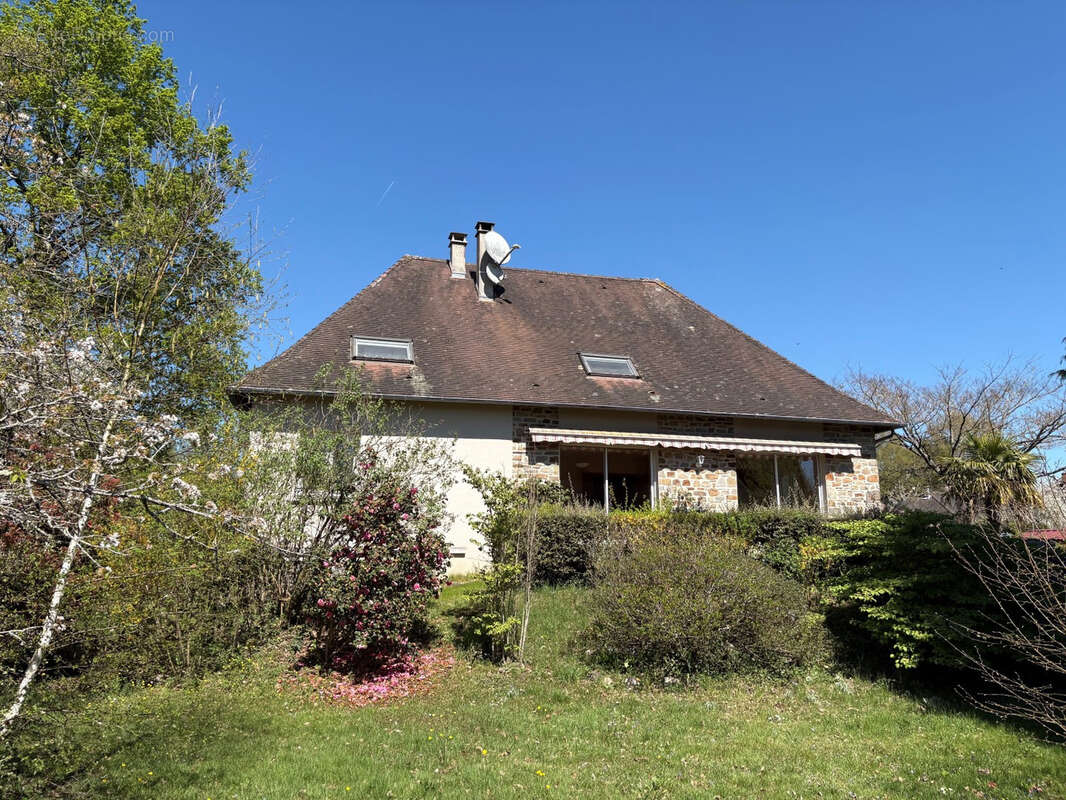 Maison à COUSSAC-BONNEVAL