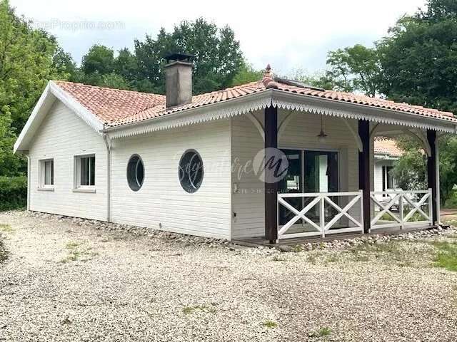 Maison à BLANQUEFORT