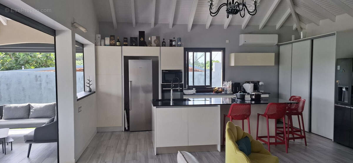 Maison à BAIE-MAHAULT