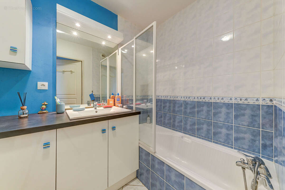 Appartement à DECINES-CHARPIEU