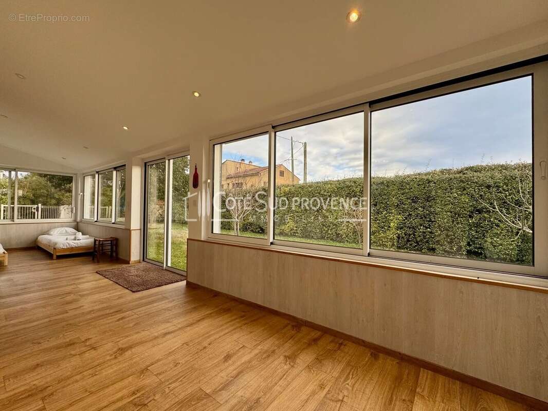 Maison à PERNES-LES-FONTAINES