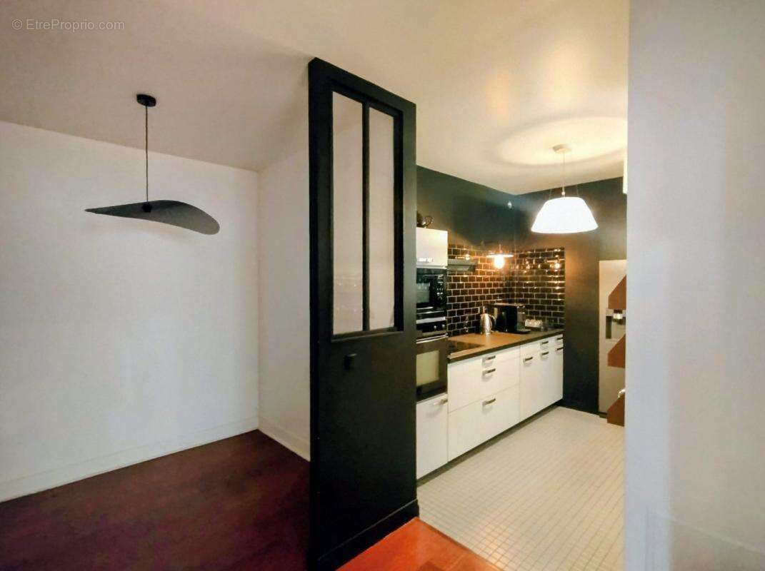 Appartement à PARIS-10E